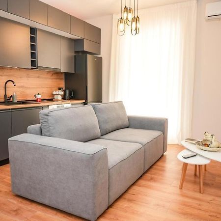 Bougainvilla Apartments Tirana Exteriör bild